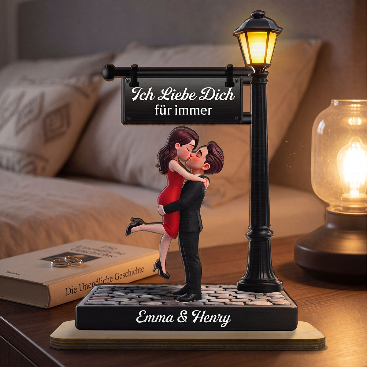 Zeitlose Liebe im Licht - Personalisierte 2-lagige Holzplakette - Herzliches Jubiläumsgeschenk, Hochzeitsgeschenk für Paare, für ihn, für sie